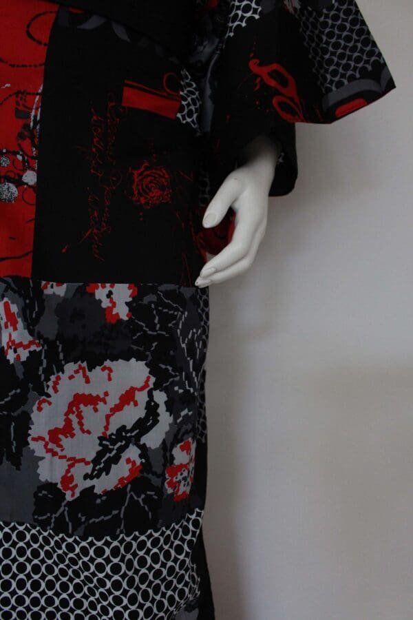 kimono rose noir 04 scaled 1